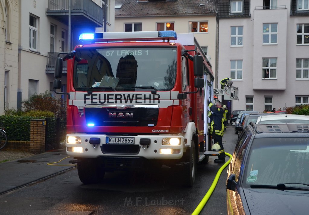 Feuer 2 Y Koeln Nippes Buelowstr Gneisenaustr P12.JPG - Miklos Laubert